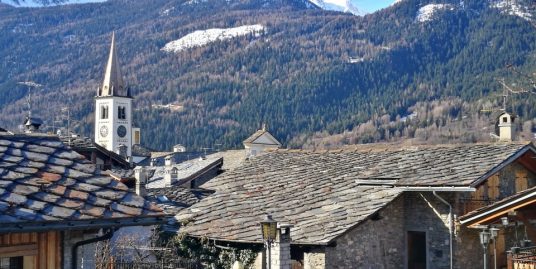 Nel cuore della Valdigne affascinante rustico a due passi dal centro storico