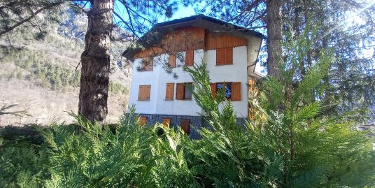 Confortevole trilocale nel cuore di storico borgo