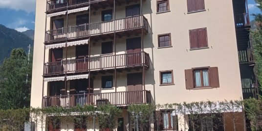 In complesso turistico di comodo accesso confortevole bilocale con balconi