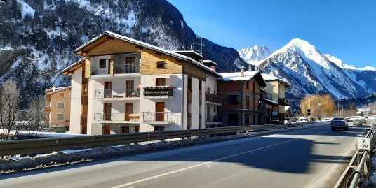 A due passi dal centro storico confortevole trilocale in complesso residenziale