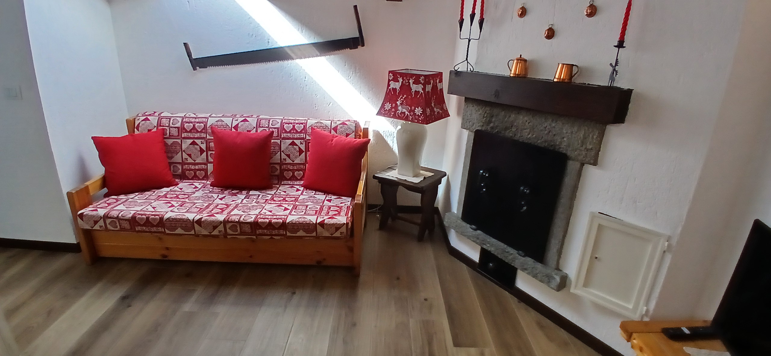 Affascinate e luminosa mansarda completamente ristrutturata