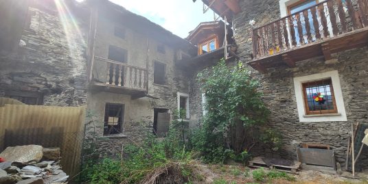 Nel cuore del borgo porzione di rustico sul tre livelli.